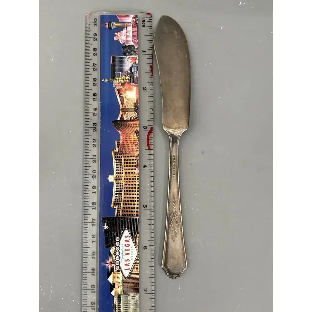 1847 Rogers Bros Ancestral Silverplate Master Butter Knife 6¾″ 1934